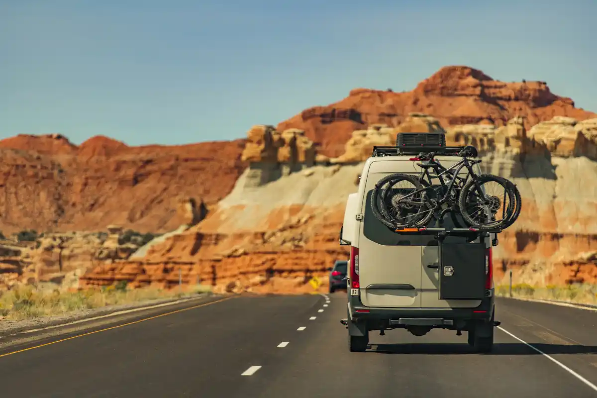 Scopri di più sull'articolo Estate e assicurazione auto, camper e roulotte